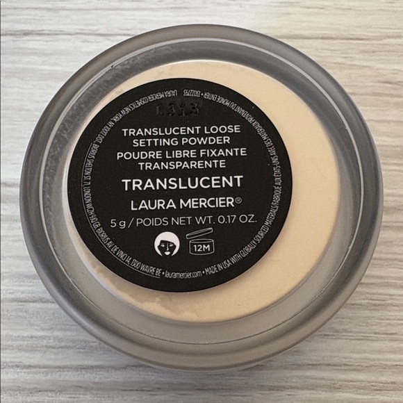 Laura Mercier Translucent Loose Setting Powder - Picture 5 of 6